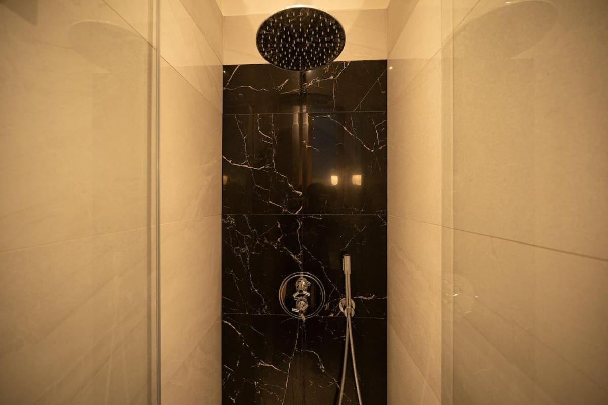 Luxury Arc Of Triumph Apartment Paris Exterior photo